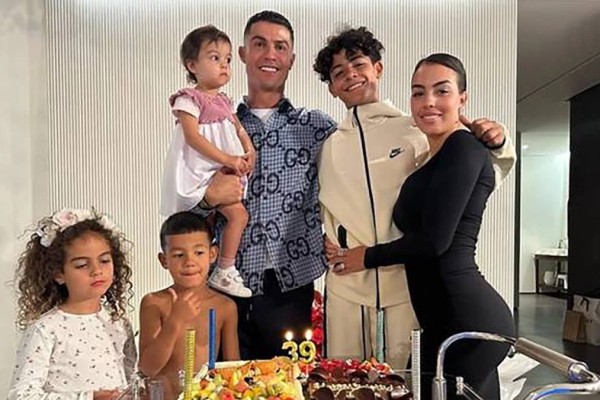 Футбол аңызы Криштиану Роналду 41 жасқа толды