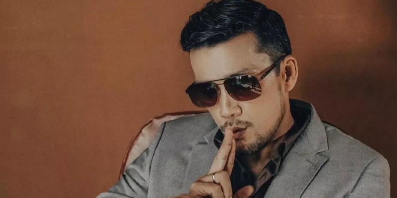 "Ет, қазы жеймін": Дастан Оразбеков жас көрінудің құпиясын айтты (видео)