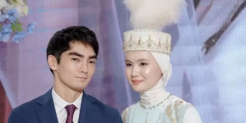 «Бетіне қарауға ұялдым»: Сәкен Майғазиевтің ұлы мен келіні қалай танысты? (видео)