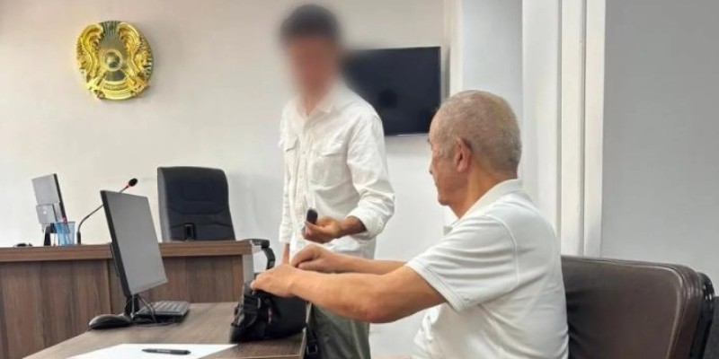«Көлігінің кілтін қалдырды»: Мұқағалиды балағаттаған блогерді ақынның ұлы кешірді