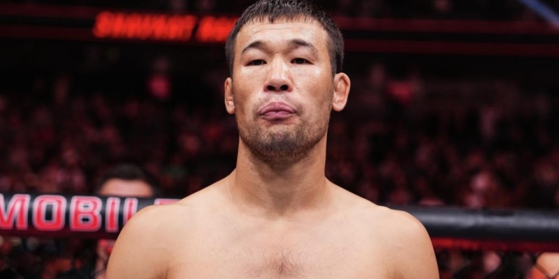 «Естідің бе, түсіндің бе?»: UFC жұлдызы Шавкат Рахмонов блогерді ұрып, оған қауіп төндірген (видео)
