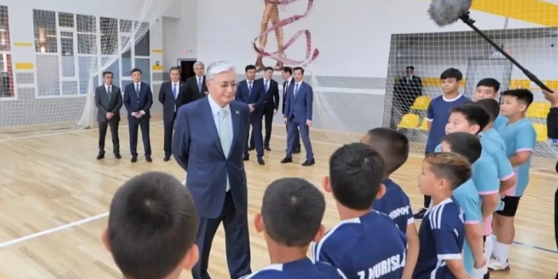 «Футбол ойнайды, қақпашы»: президент Тоқаев өз немересі туралы тың деректі айтты (видео)