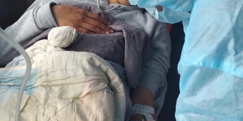 Толғағы қысқан әйелді Орал полицейлері дер кезінде перзентханаға жеткізген (видео)