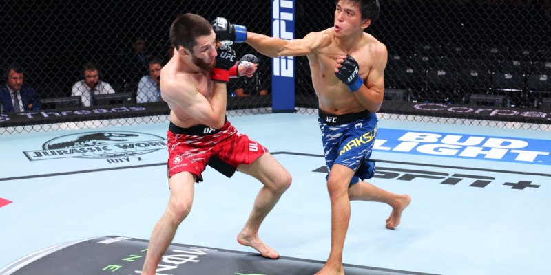 Хабибтің ықпалы ма, әділетсіз төрешілер ме: UFC-дегі қазақ батыры Азат Мақсұмға қиянат жасалды