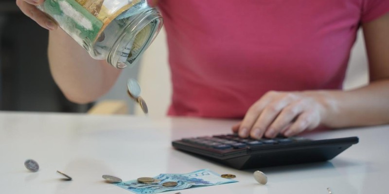 "Кредит алуға әйеліңнің келісімі керек": несие беру жүйесінде жаңа ереже пайда болды