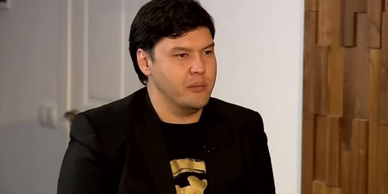 "Қуа жөнелгендей": Айтбек Амангелді Қаржаубайдың айтқан айыптау сөзіне жауап берді