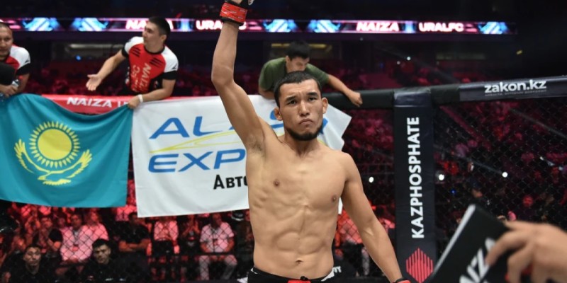 Қазақ жауынгері UFC жобасында өзбек файтерін айқын басымдықпен жеңді