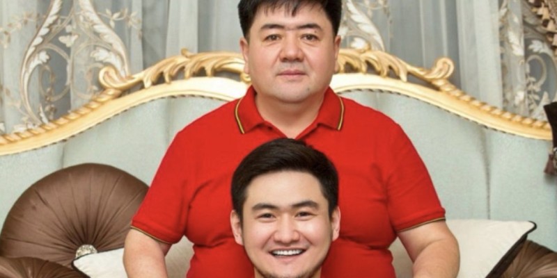 «Әкесінен де асып түссін»: Төреғалидің әкесі немерелеріне батасын берді (видео)