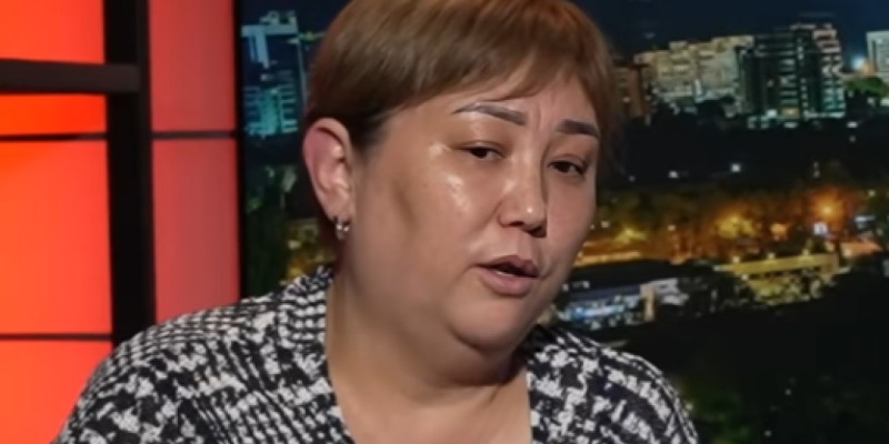 "Шерзат өз ажалынан өлген жоқ": сотталған жігіттің анасы кінәлі адам бостандықта жүргенін айтты (видео)