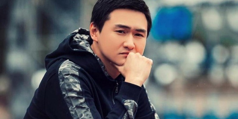 "Қара нан. Әнсіз өткен күн": Төреғали өз оқырмандарын алаңдатып қойды