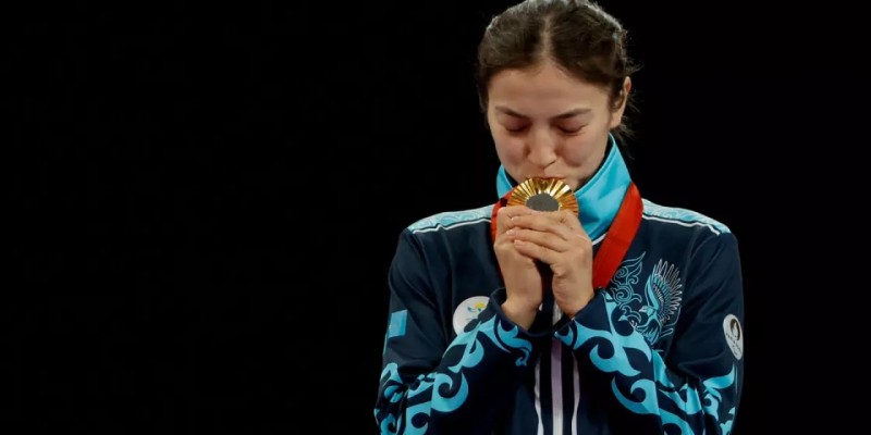 Паралимпиада чемпионына 14 млн тұратын көлік сыйға тартылды (фото)