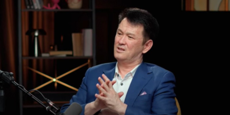 «Марқұм әйелімнің жылуы өмірімнің соңына дейін жетеді»: Медеу Арынбаев көзіне жас алды