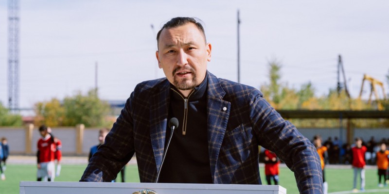 "Тоқаевтың сөзі өтпей жатса...": Ермұхамед Мәулен еліміздегі стадион мәселесінің ушығып кеткенін айтты