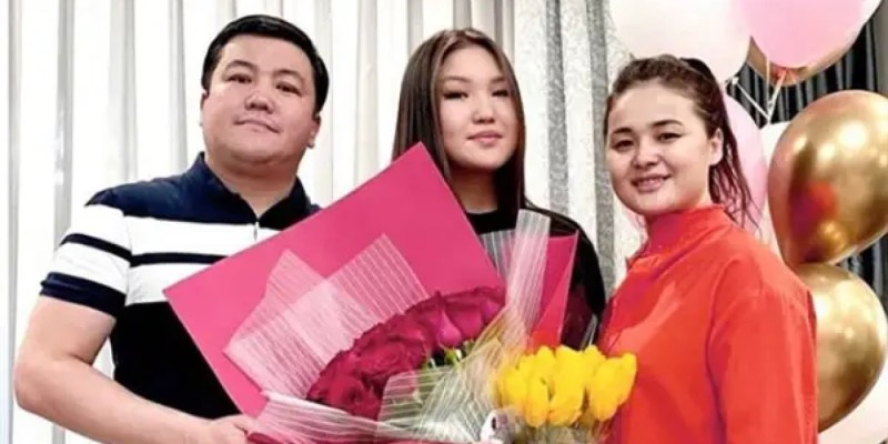 "Тұрсынбек бабамыз шығарған": Мөлдір Мұқанова қыздарына қойылған ерекше шартты айтты
