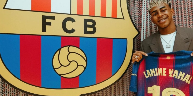 Ямаль "Барселонамен" жаңа келісімшартқа қол қойып, Мессидің киген жейдесін иемденді