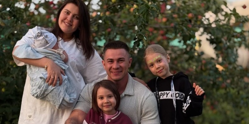 "Махаббатың мені құлатпады": екі аяғынан айрылған азамат өз әйеліне сый жасады (ВИДЕО)