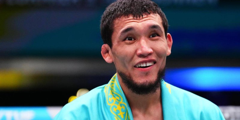 "Арманым үшін келдім": базарда жұмыс істейтін файтер UFC-дегі мақсатын айтты
