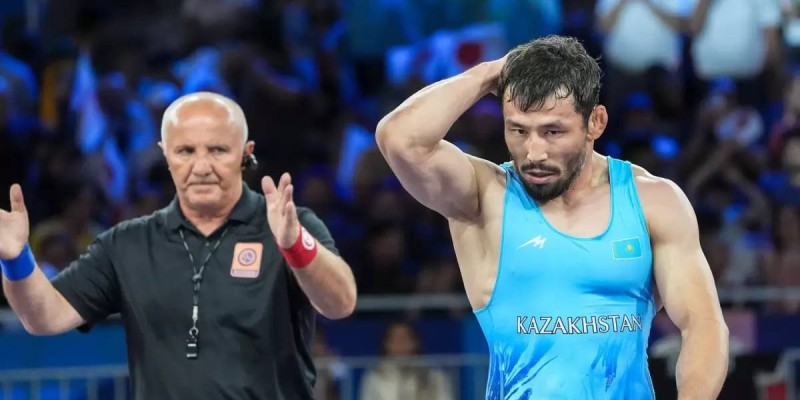 "Венгр балуаны күреспей қойды": Демеудің Олимпиададан кейінгі алғашқы белдесуі қалай өтті?
