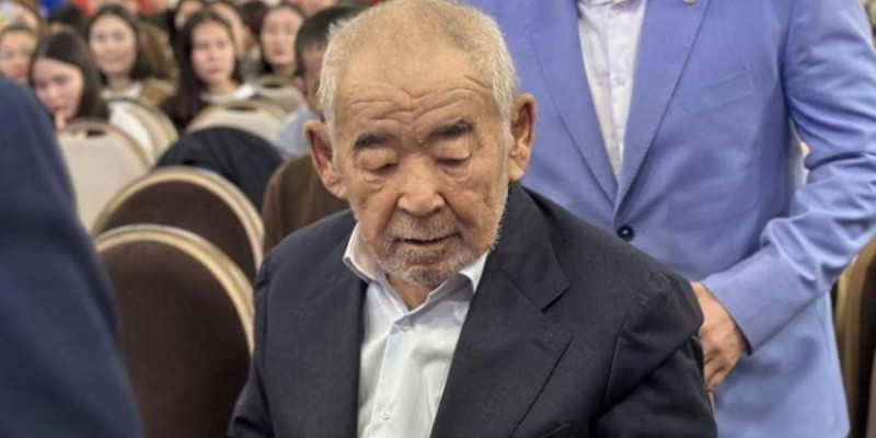 "Жүрсін Ерманға алданып қалған": Айтыстың абызы туралы шындық мәлім болды