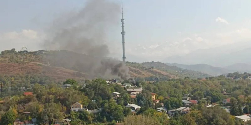 Шұғыл! Алматыдағы "Көктөбенің" өртеніп жатқаны хабарланды (ВИДЕО)