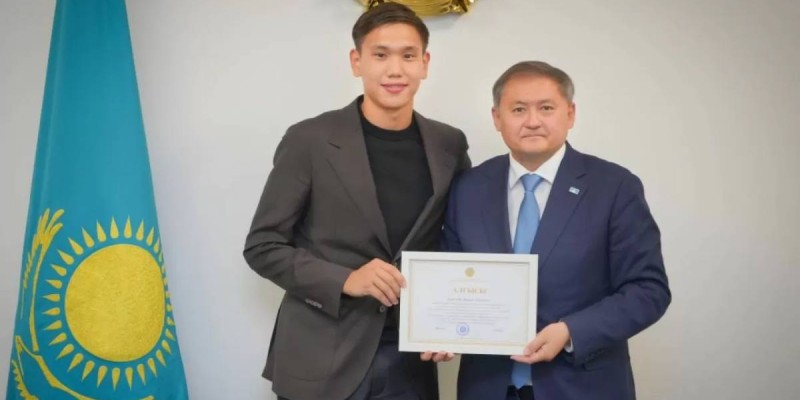 ҰБТ тапсырмаса да болады: Шерхан Қалмұрзаға грант берілді (ФОТО, ВИДЕО)