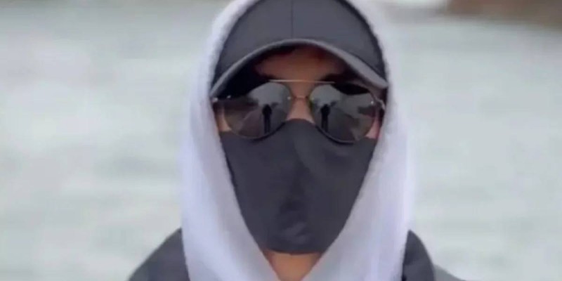 "Маскадағы адамның" кім екені белгілі болды? (ФОТО)