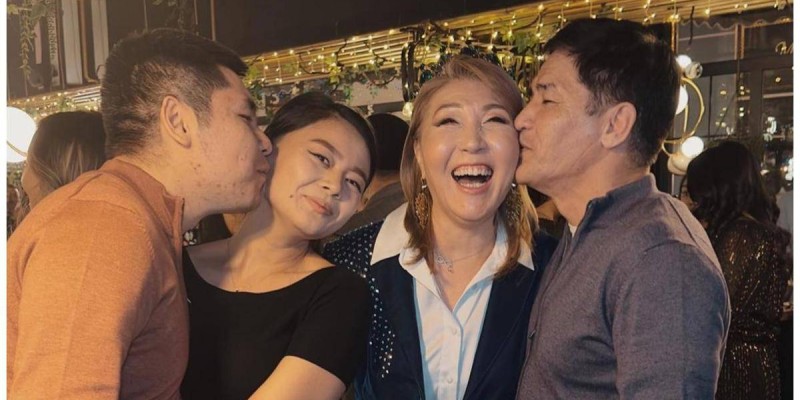 "33 жылда жолдасым "мен сені сүйемін" деп айтпапты" – Жеңіс Ысқақова (ВИДЕО)