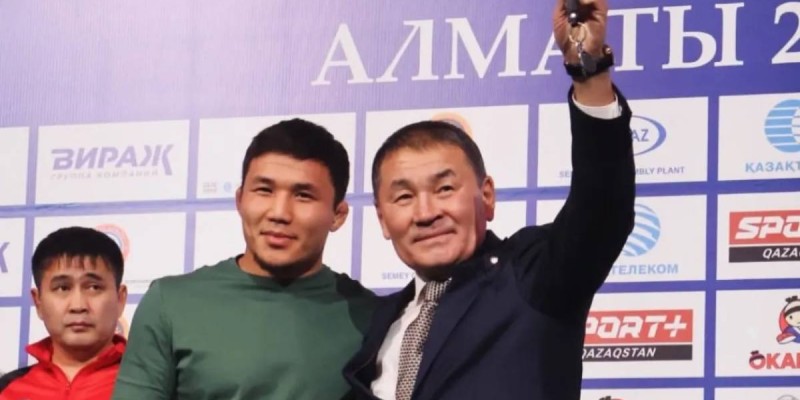 Қазақ балуаны өзіне уәде етілген пәтердің кілтін ұзақ уақыттан кейін алды (ВИДЕО)