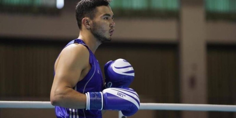 Таза жеңісі ұрланды: Қазақ жігіті қарсыласын нокдаунға түсірсе де, жеңісті бермеді