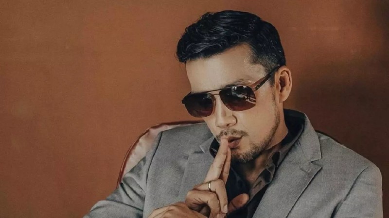 "Ет, қазы жеймін": Дастан Оразбеков жас көрінудің құпиясын айтты (видео)