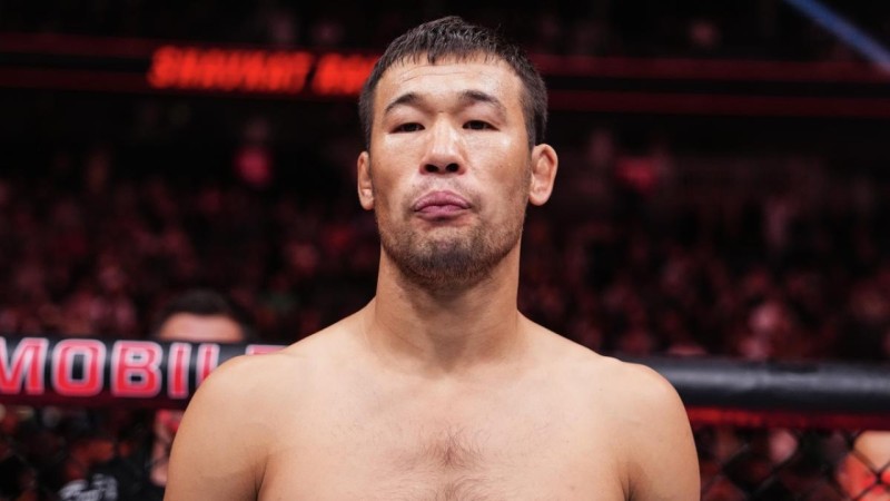 «Естідің бе, түсіндің бе?»: UFC жұлдызы Шавкат Рахмонов блогерді ұрып, оған қауіп төндірген (видео)