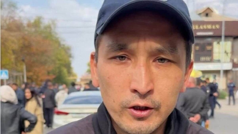 "Сен қарақалпақсың деді": Қаржаубай өзіне тіл тигізіп, шеттеткен адам туралы айтты (видео)