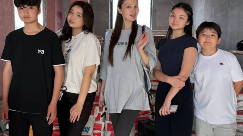 "Бәрі де артта қалды, құлындарыма рақмет": Жұлдыз Әбдікәрімова жүрекжарды жазба жариялады