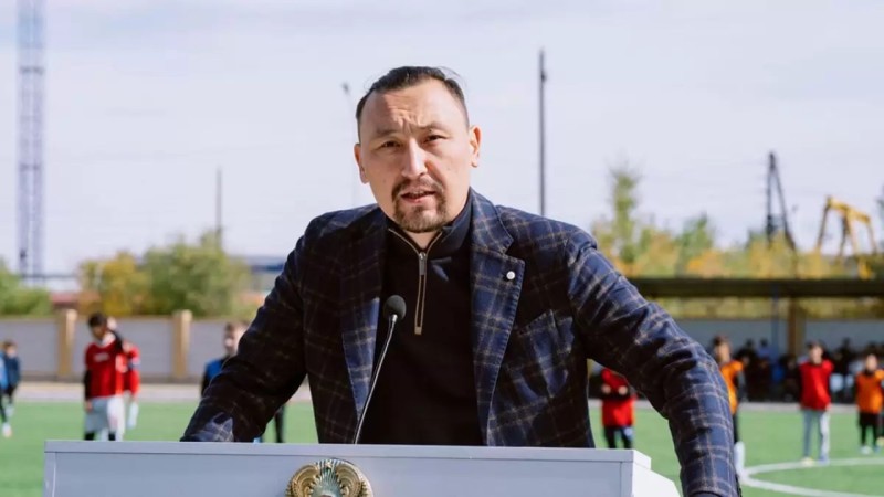 "Жоғарыдан қоңырау шалды": комментатор Ермұхамед Мәулен Қазақстаннан кететінін мәлімдеді