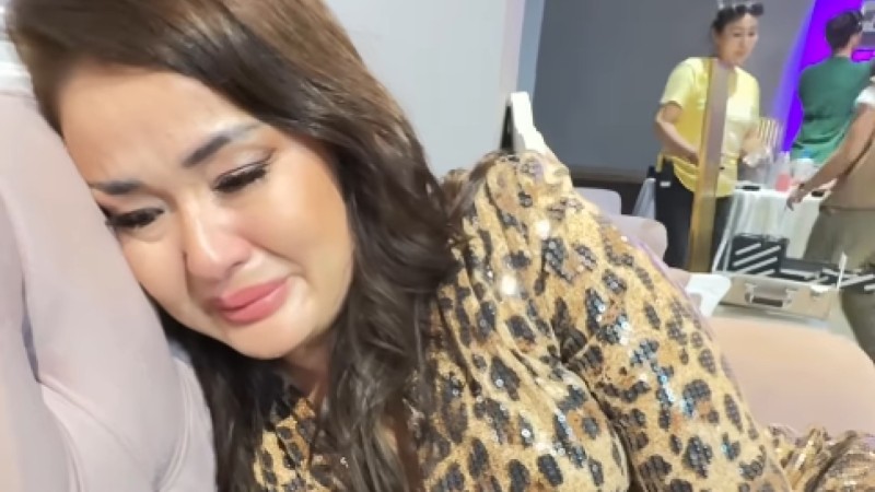 "Көз жасына тұнған шындық": Тұрсынбектің әйелінің жылаған видеосы жұртты шошытты (видео)