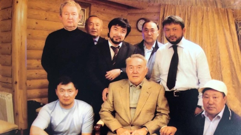 «Енді айтуға болады...»: Мұхамеджан Тазабек Елбасы туралы бұрын айтылмаған естелікті бөлісті