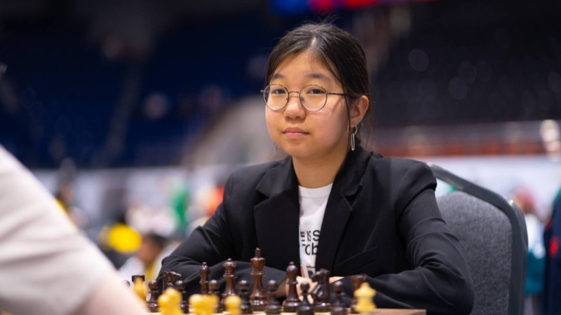 15 жастағы мектеп оқушысы шахматтан әлем чемпионын жеңіп, сенсация жасады