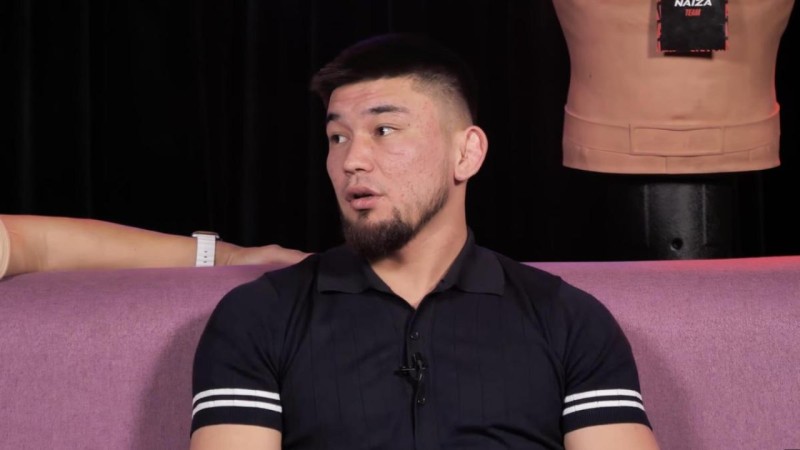 "Тамақ ішетін ақшамыз да болмады": танымал ММА жауынгері қиын күндерді еске алды (ВИДЕО)