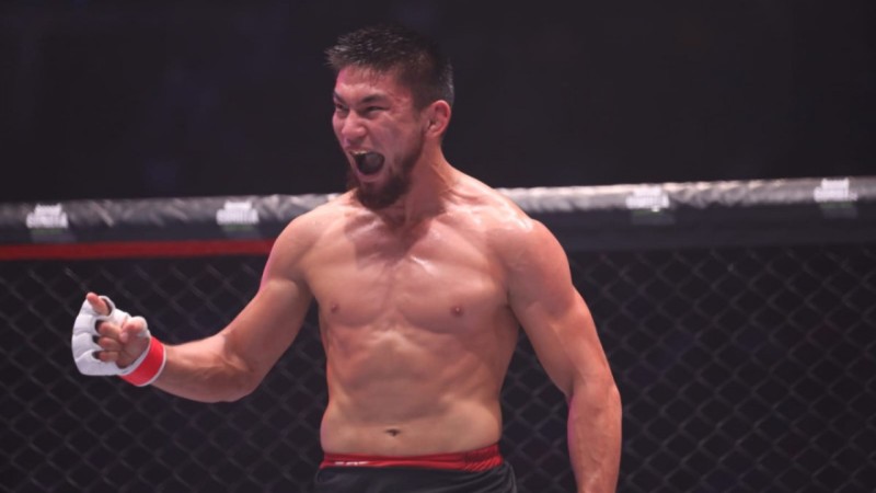 "Нағыз жауынгер": Қазақ файтері жекпе-жекте қолы сынса да, соңына дейін төбелесіп шықты