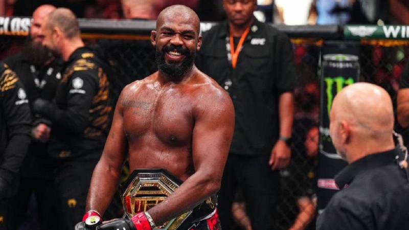 UFC-дің аңыз спортшысы Джон Джонс октагонға қайта оралады