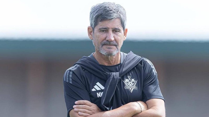 "Ақтөбе" футбол клубы бір маусымның ішінде үшінші бапкерін ауыстырды