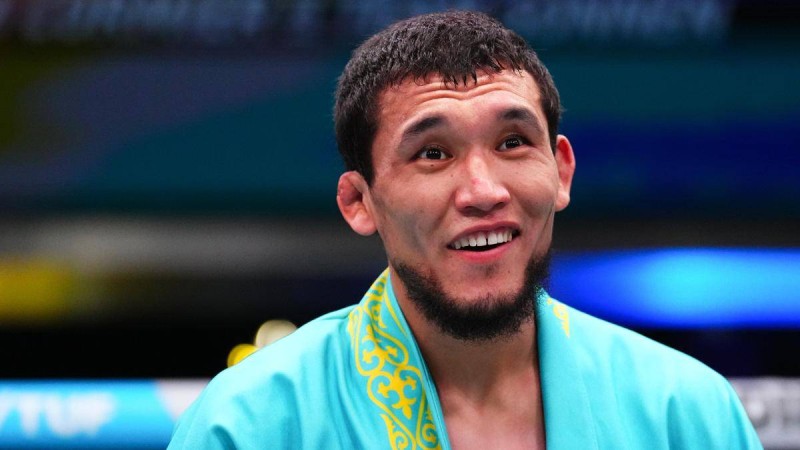 "Арманым үшін келдім": базарда жұмыс істейтін файтер UFC-дегі мақсатын айтты