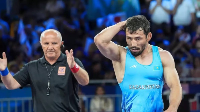 "Венгр балуаны күреспей қойды": Демеудің Олимпиададан кейінгі алғашқы белдесуі қалай өтті?
