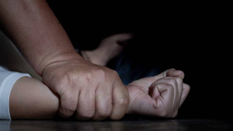 Қайын атасынан баласы бар: Жас келінді қайын атасы бір жыл бойы зорлап келген