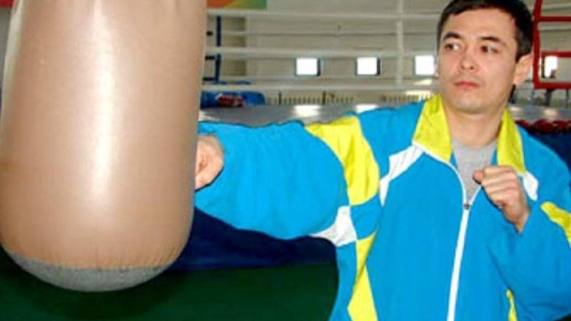 Олимпиада жүлдегері, әлем чемпионы тоз-тозы шыққан жертөледе тұрып жатыр (ВИДЕО)