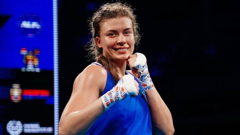 Қазақстандық боксшы әлем чемпионын нокдаунға түсіріп, жеңіске жетті
