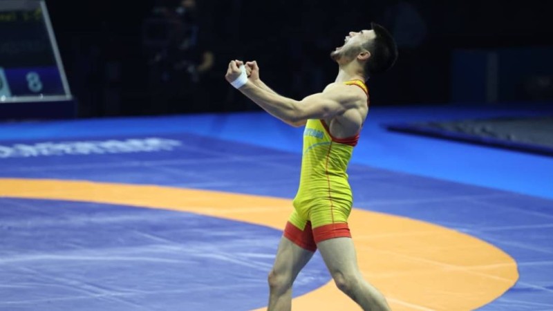 Қазақ балуаны әлем чемпионатында тарихи жүлдені жеңіп, сенсация жасады