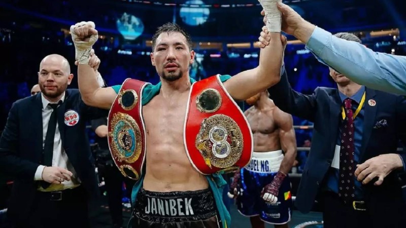 "Боксты ұятқа қалдырдыңдар": Жәнібек Әлімханұлы чемпиондарға сес көрсетті