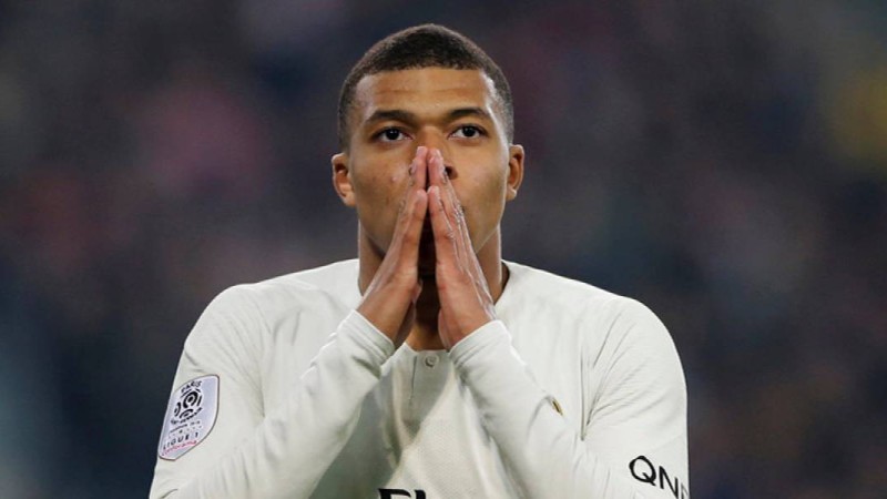 "Реал" шошып жатыр: "Қайраттың" әжетханасы жұрттың жағасын ұстатты (ВИДЕО)