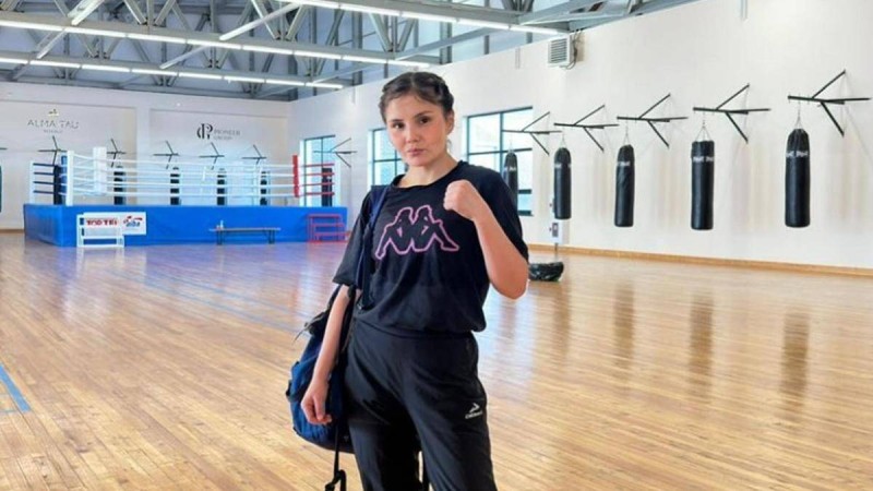 5 баланың анасы боксшы Назым Қызайбайды басып озып, құраманың үздігі атанды